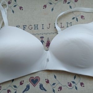 Victoria secret padded no wire bra
